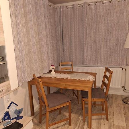 Appartamento Haus Rosi Lutzerath Esterno foto